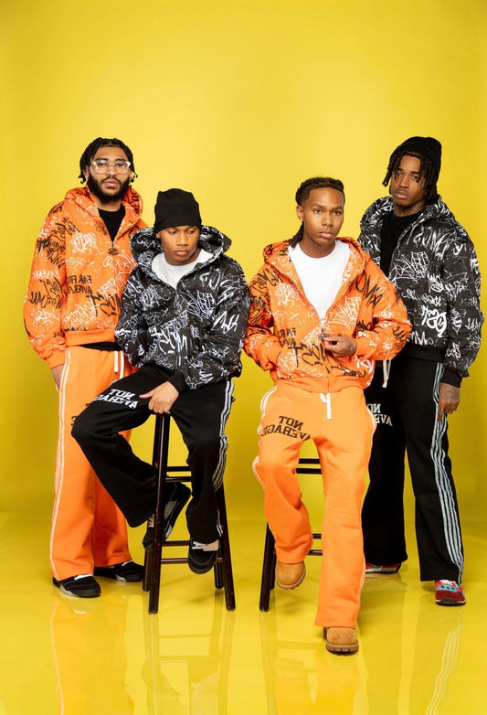 BLACK & ORANGE NOT AVERAGE SET